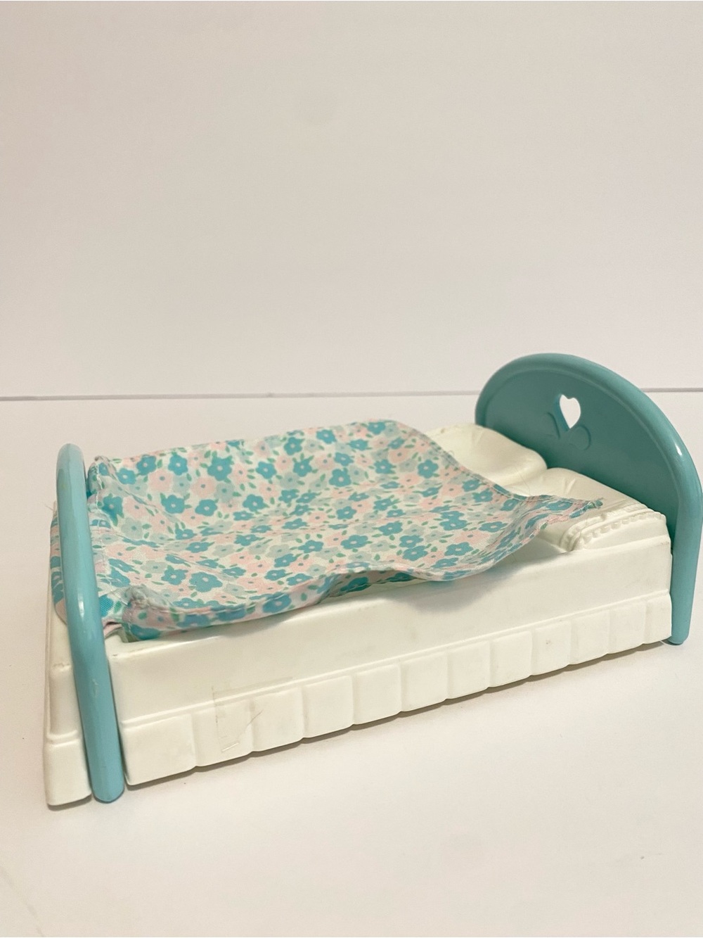 Fisher Price Loving Family Dollhouse Furniture Bedroom Bed Duvet Floral Blue